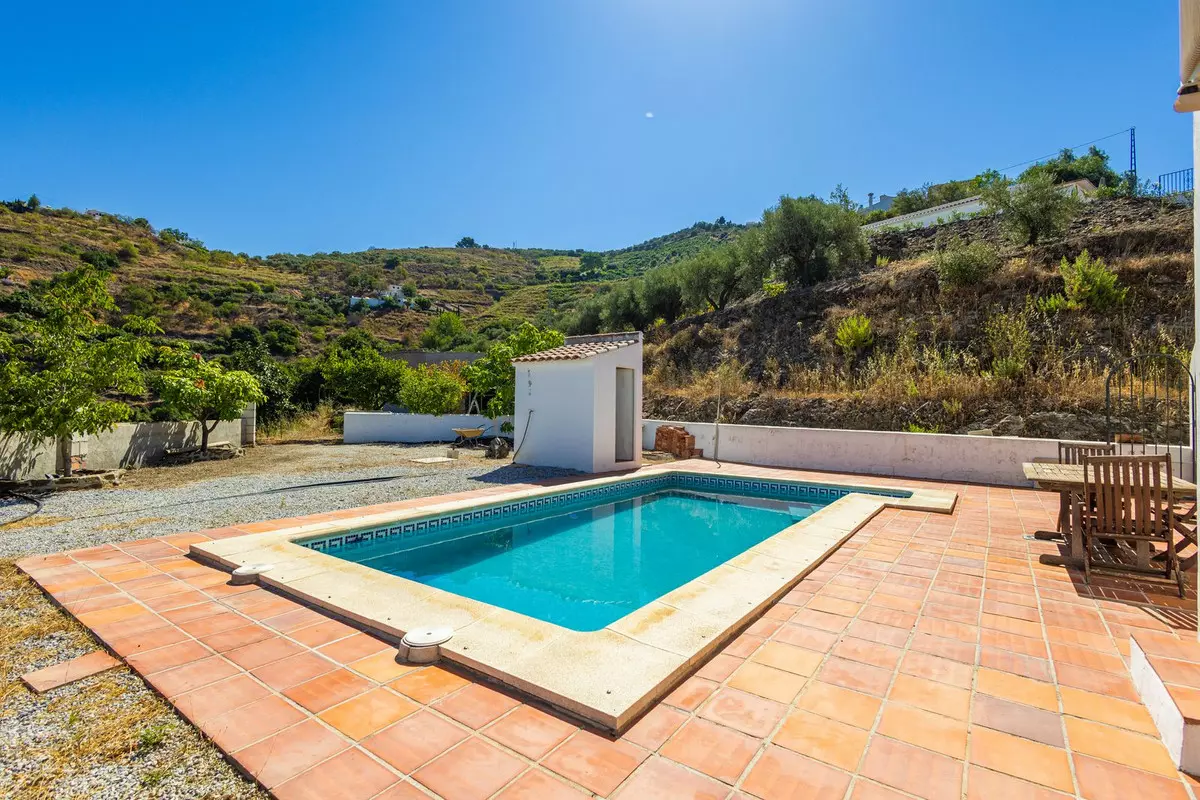 3-bedroom Country House In Cómpeta, Spain (178 M²)