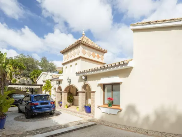6-bedroom Villa In Estepona, Spain (415 M²)