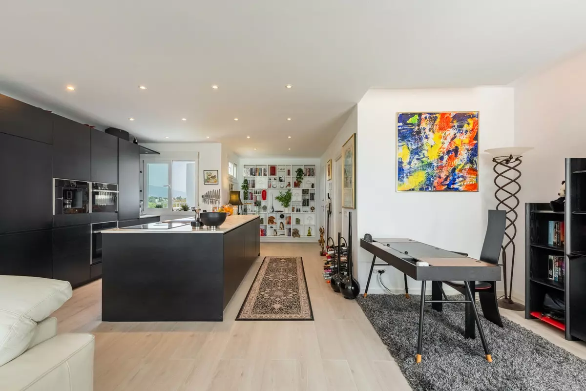 2-bedroom Apartment In Marbella, Spain (173 M²)