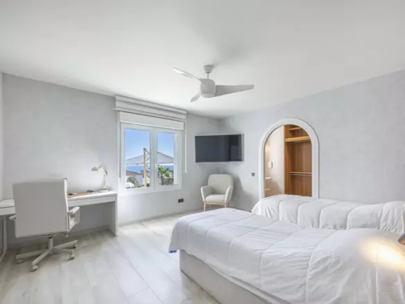 6-bedroom Villa In Manilva, Spain (501 M²)