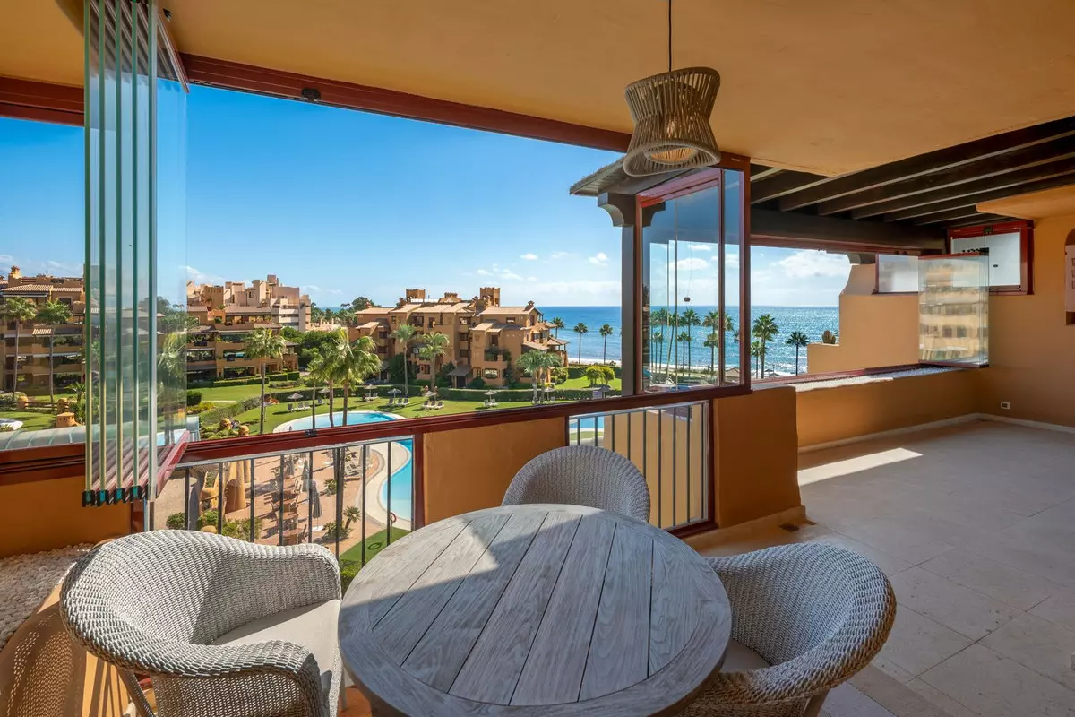 3-bedroom Apartment In Estepona, Spain (159 M²)