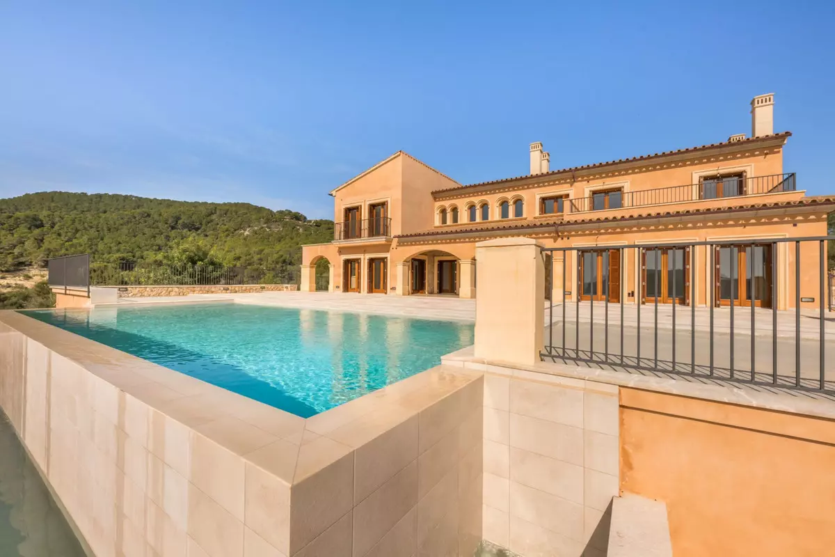 5-bedroom Country House In Andratx, Spain (800 M²)