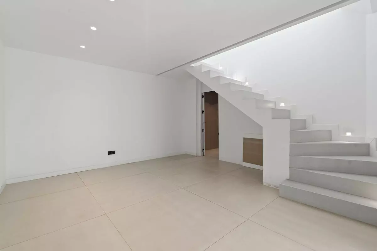 4-bedroom Apartment In Estepona, Spain (263 M²)
