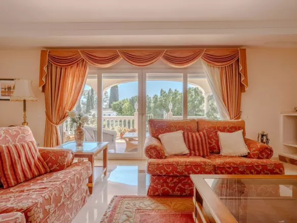 5-bedroom Villa In Estepona, Spain (282 M²)