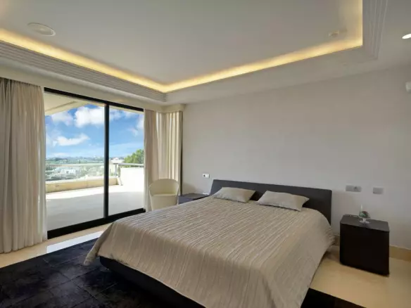 3-bedroom Apartment In Marbella, Spain (283 M²)
