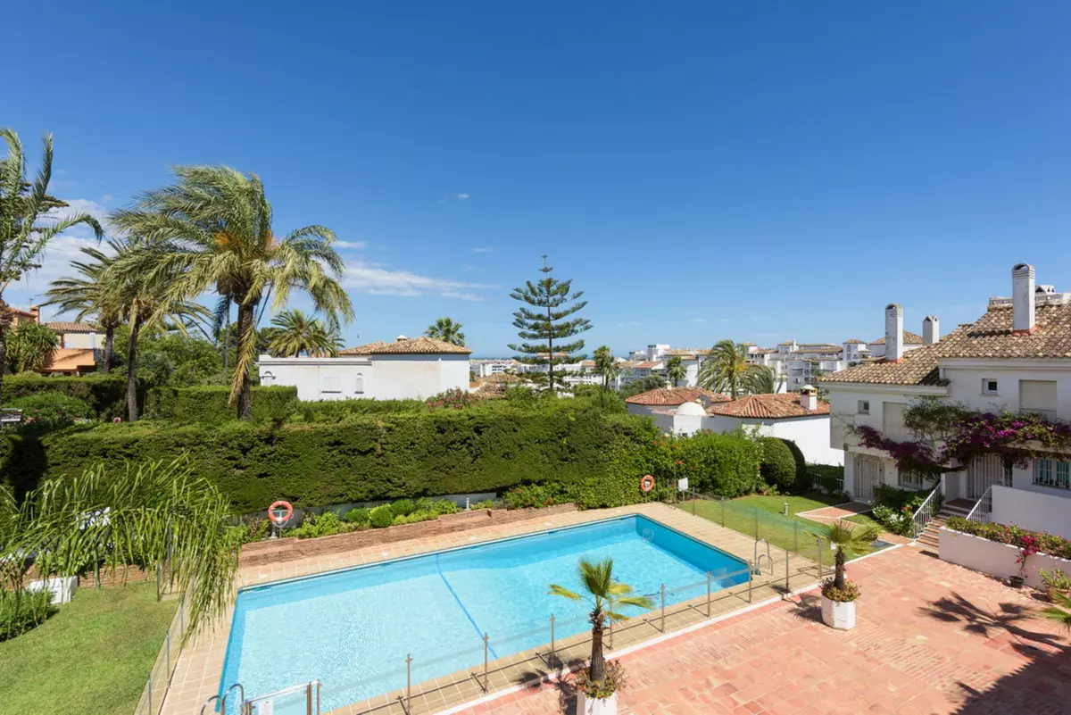 3-bedroom Town House In Marbella, Spain (132 M²)