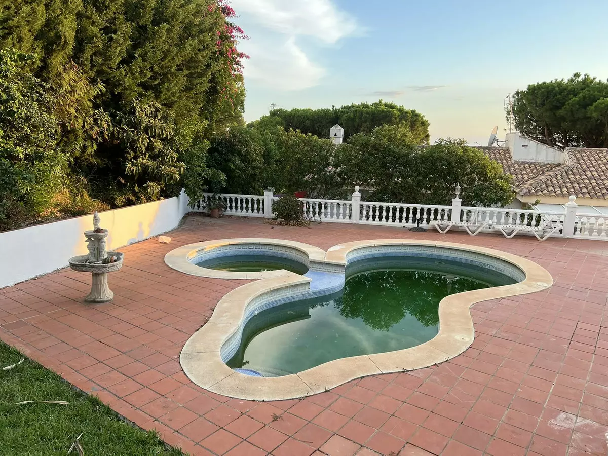 5-bedroom Villa In Mijas, Spain (271 M²)