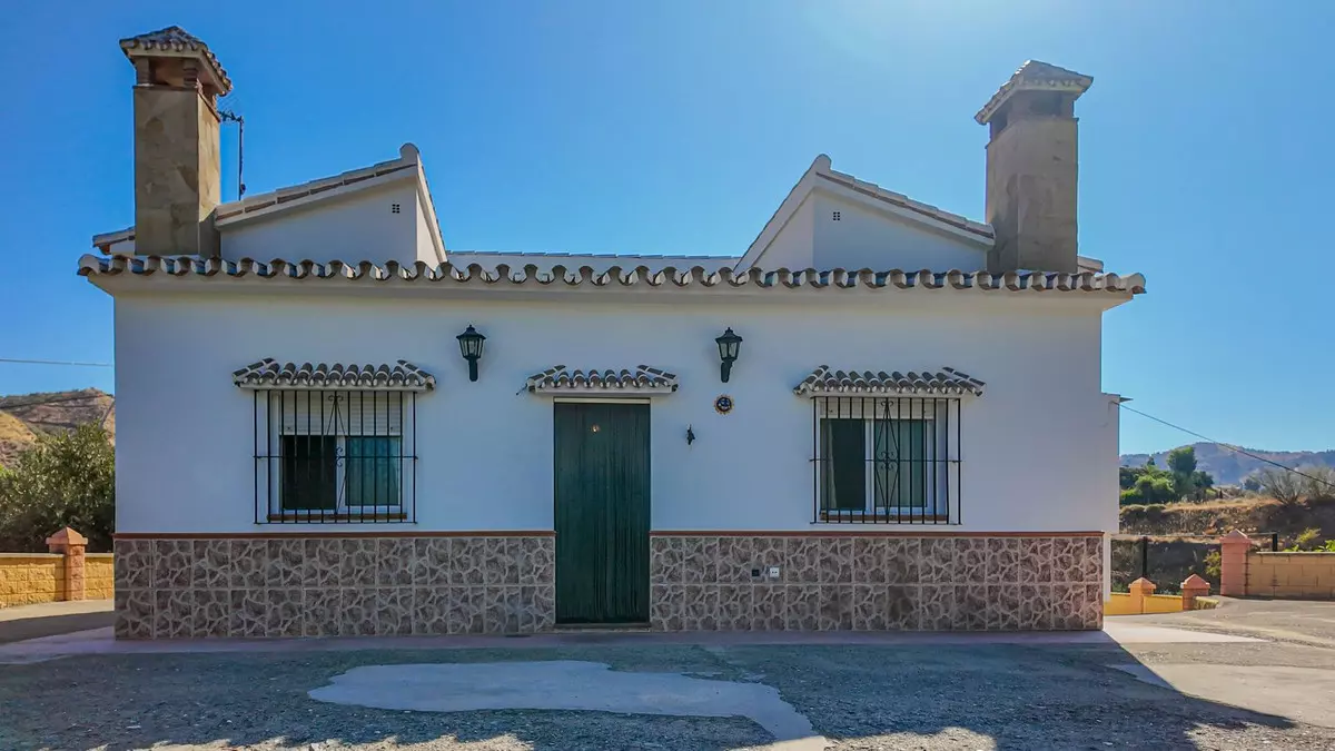 3-bedroom Country House In Álora, Spain (101 M²)