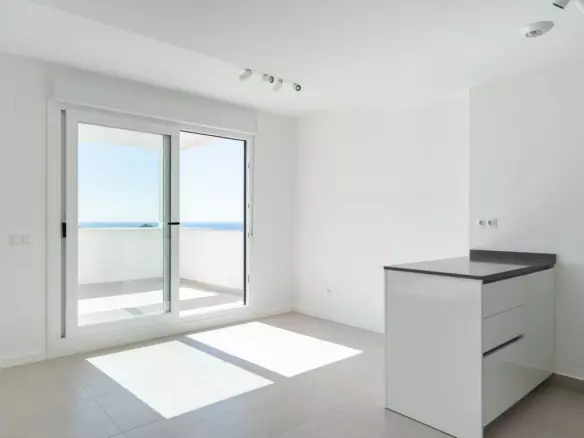 3-bedroom Apartment In Estepona, Spain (111 M²)