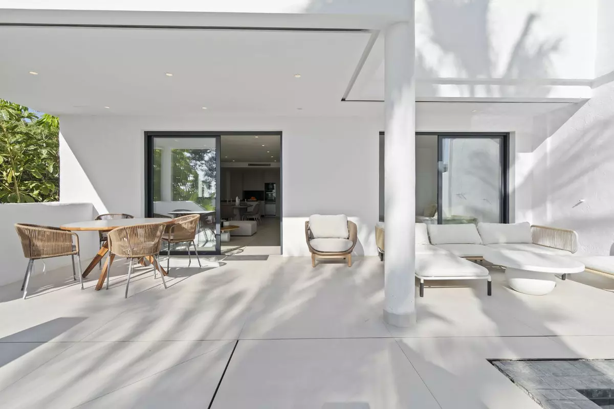 4-bedroom Apartment In Estepona, Spain (264 M²)