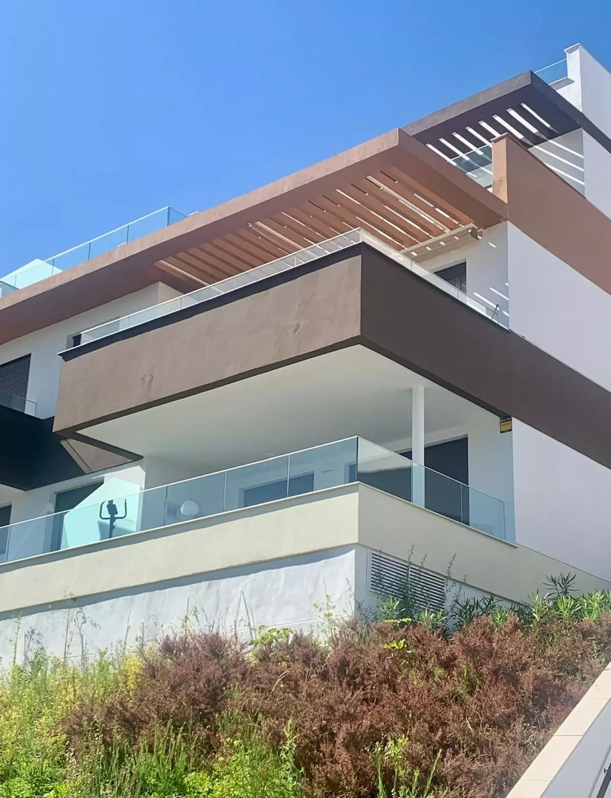 3-bedroom Property In Estepona, Spain (159 M²)