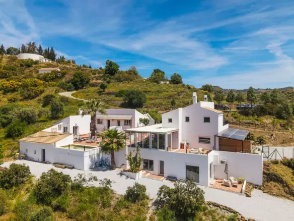 7-bedroom Villa In Cómpeta, Spain (381 M²)