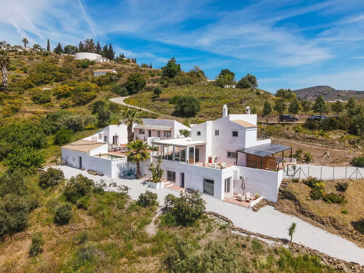 7-bedroom Villa In Cómpeta, Spain (381 M²)