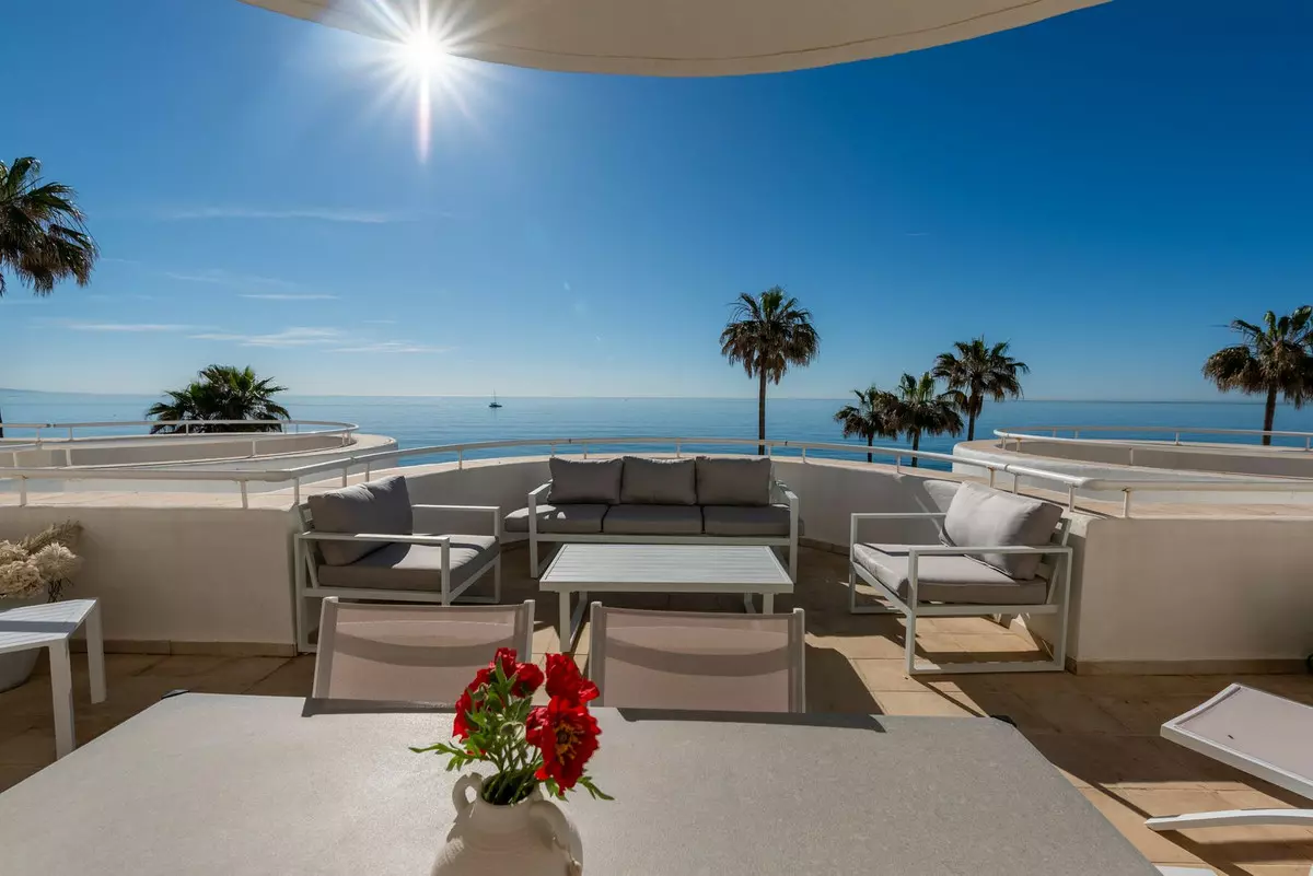 2-bedroom Apartment In Estepona, Spain (93 M²)