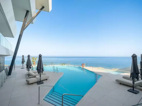 2-bedroom Apartment In Fuengirola, Spain (144 M²)