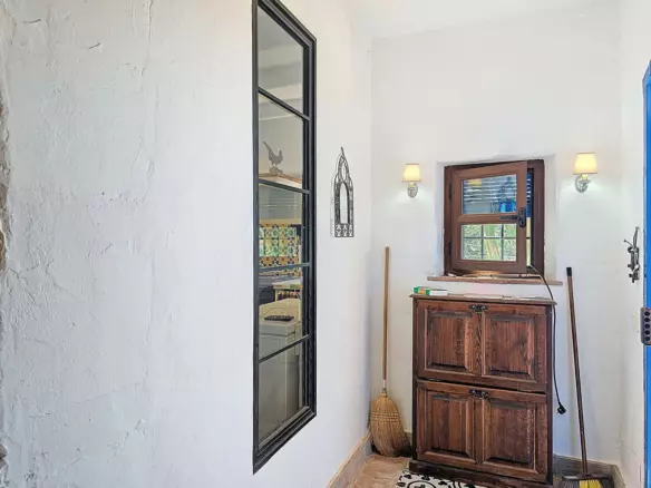 3-bedroom Villa In Riogordo, Spain (229 M²)