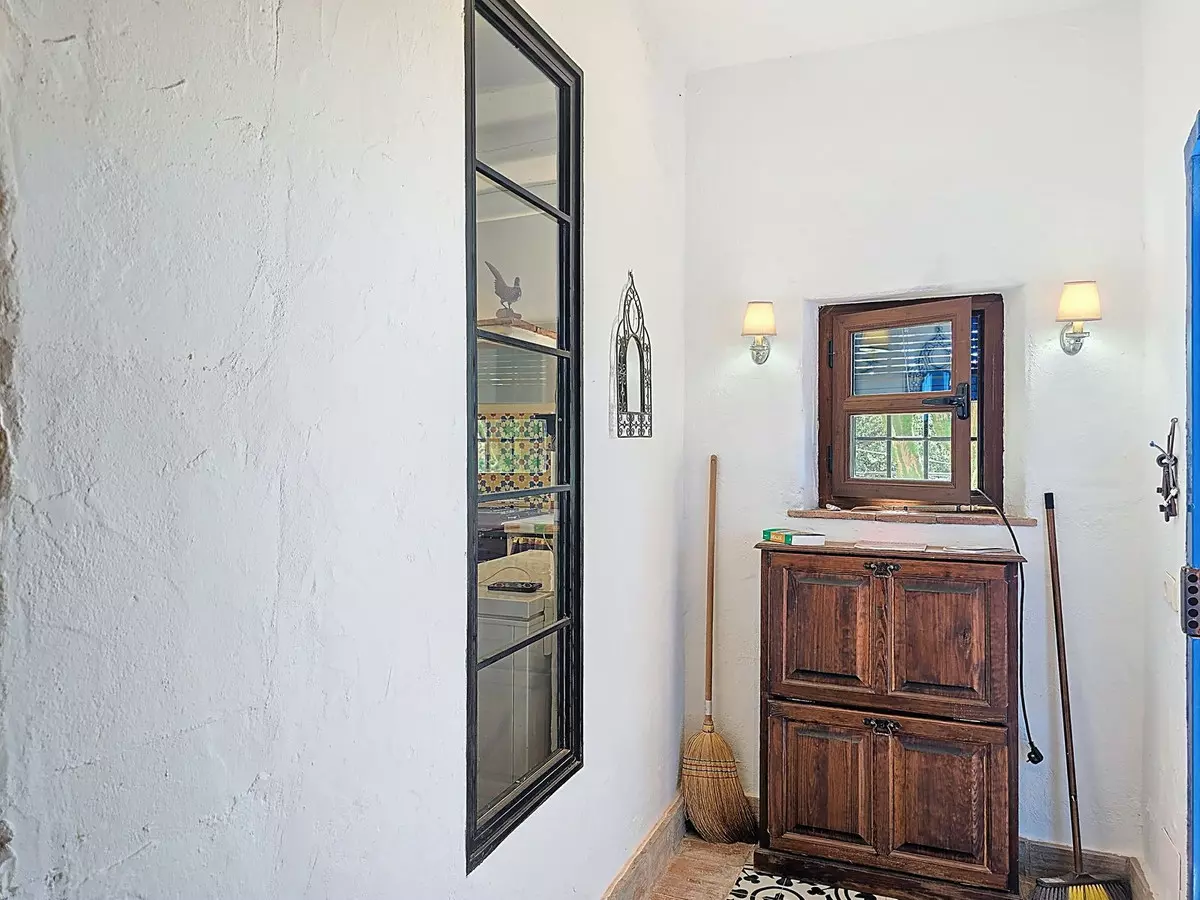 3-bedroom Villa In Riogordo, Spain (229 M²)