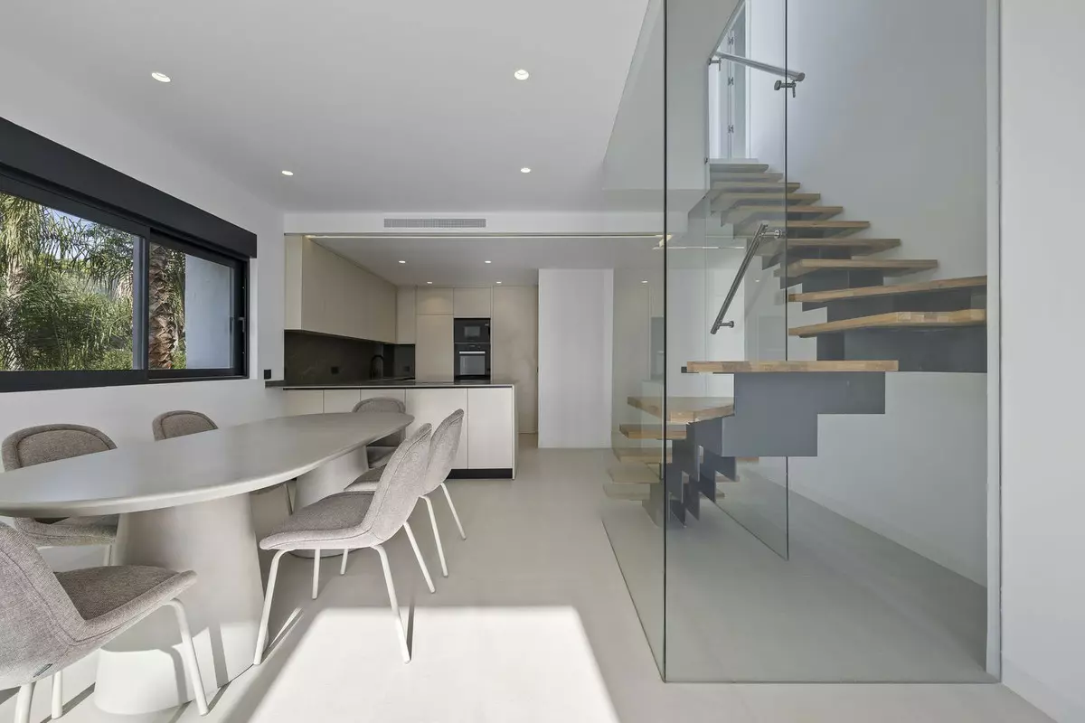 3-bedroom Apartment In Estepona, Spain (210 M²)