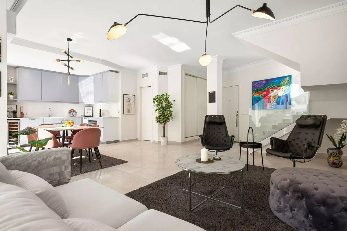 3-bedroom Apartment In Marbella, Spain (151 M²)