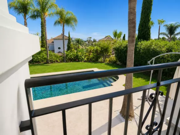 6-bedroom Villa In Estepona, Spain (399 M²)