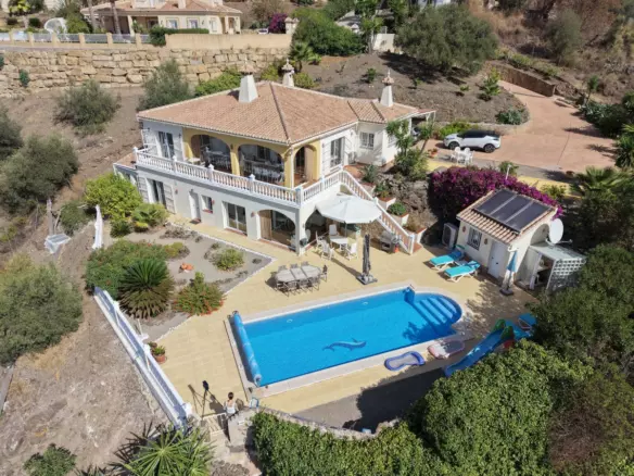 4-bedroom Villa In Vélez – Málaga, Spain (240 M²)