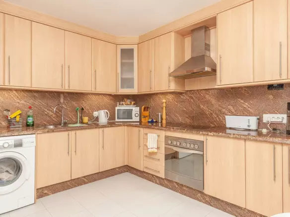 2-bedroom Apartment In Marbella, Spain (87 M²)