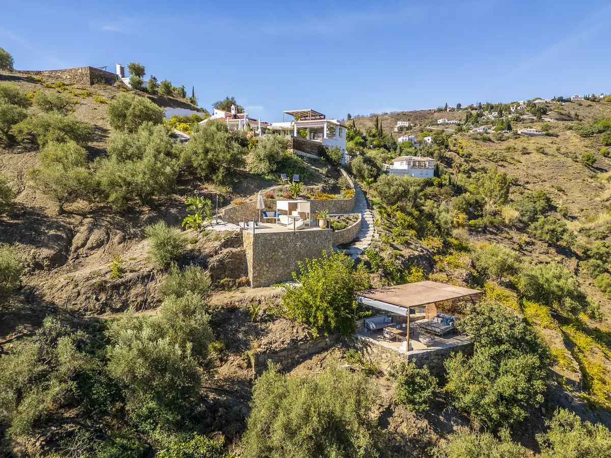 4-bedroom Villa In Cómpeta, Spain (227 M²)