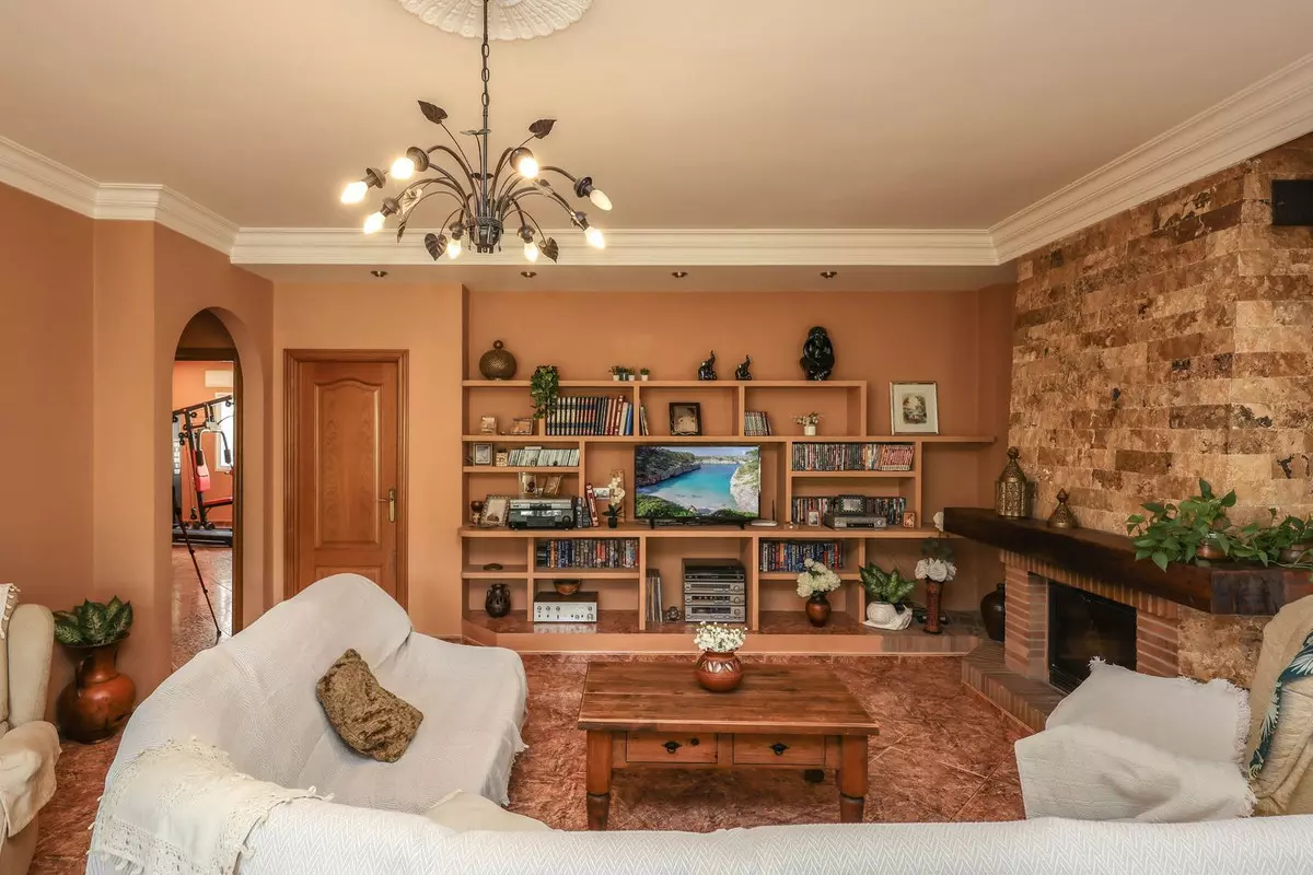 3-bedroom Villa In Guaro, Spain (250 M²)