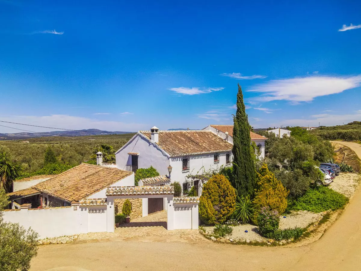 8-bedroom Country House In Villanueva Del Trabuco, Spain (569 M²)