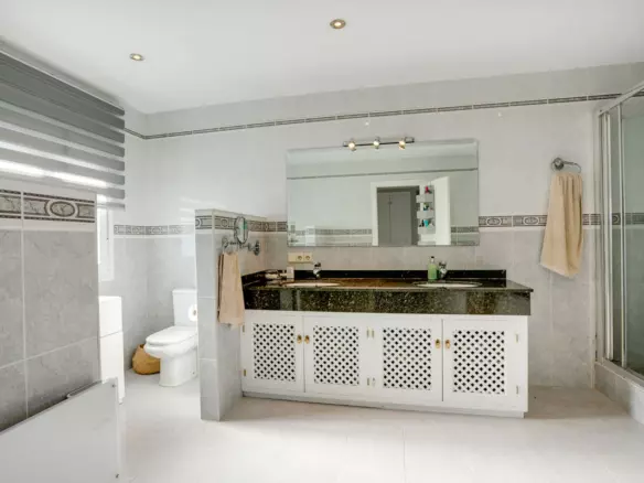 3-bedroom Villa In Estepona, Spain (238 M²)