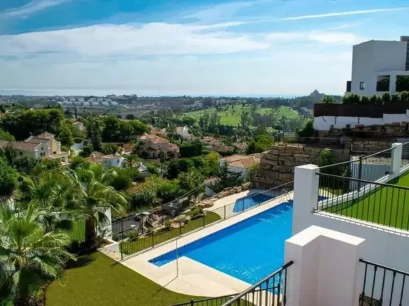 3-bedroom Apartment In Estepona, Spain (100 M²)