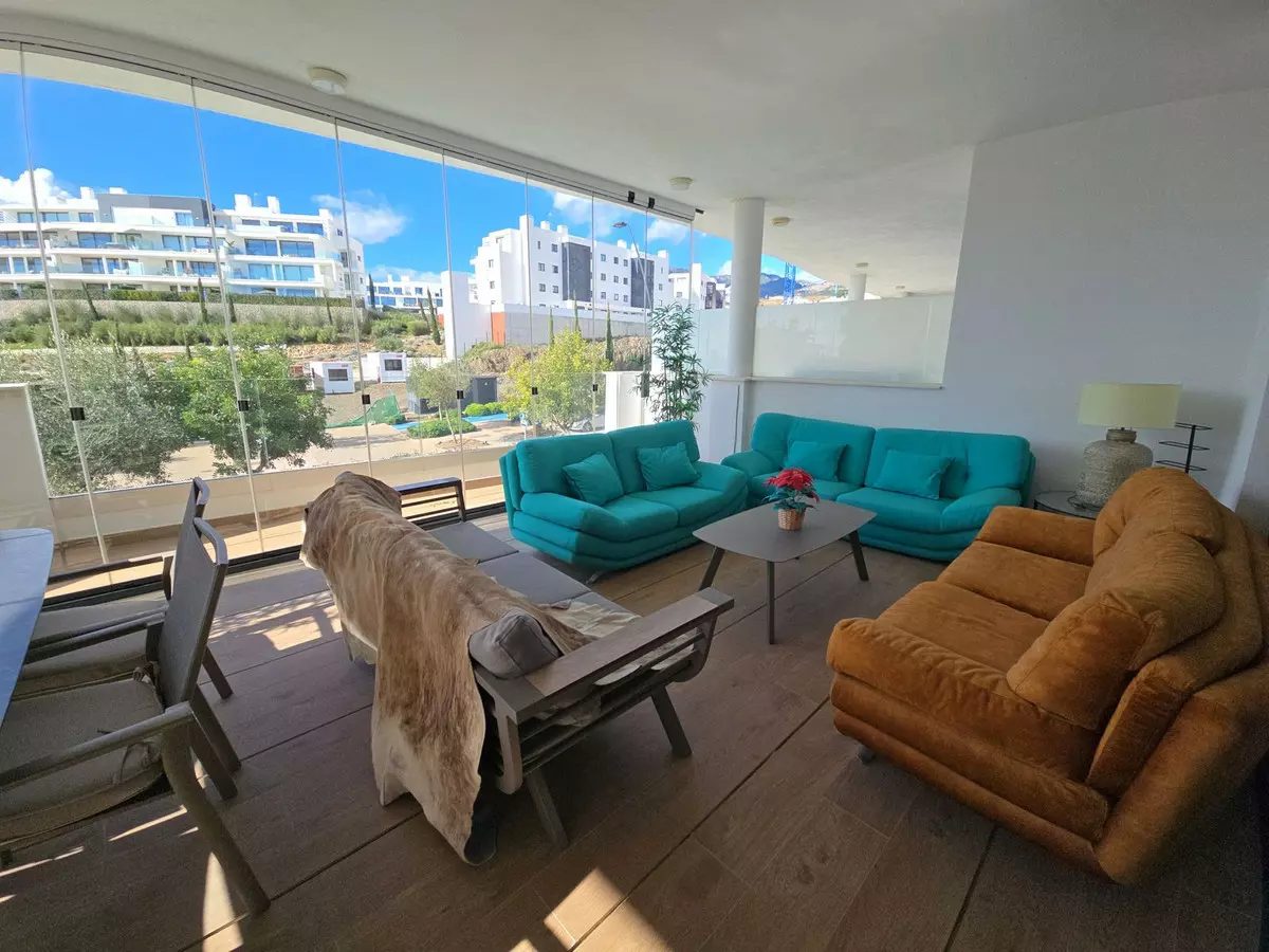 2-bedroom Apartment In Fuengirola, Spain (145 M²)