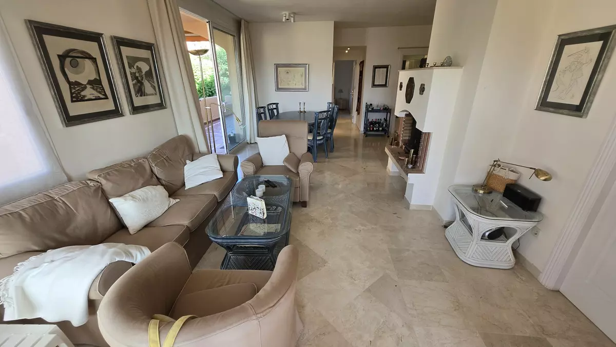 2-bedroom Apartment In Marbella, Spain (173 M²)