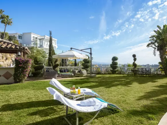 6-bedroom Villa In Estepona, Spain (415 M²)