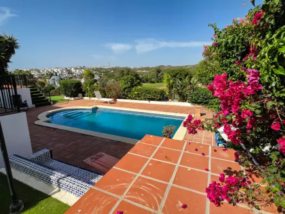 5-bedroom Villa In Manilva, Spain (189 M²)