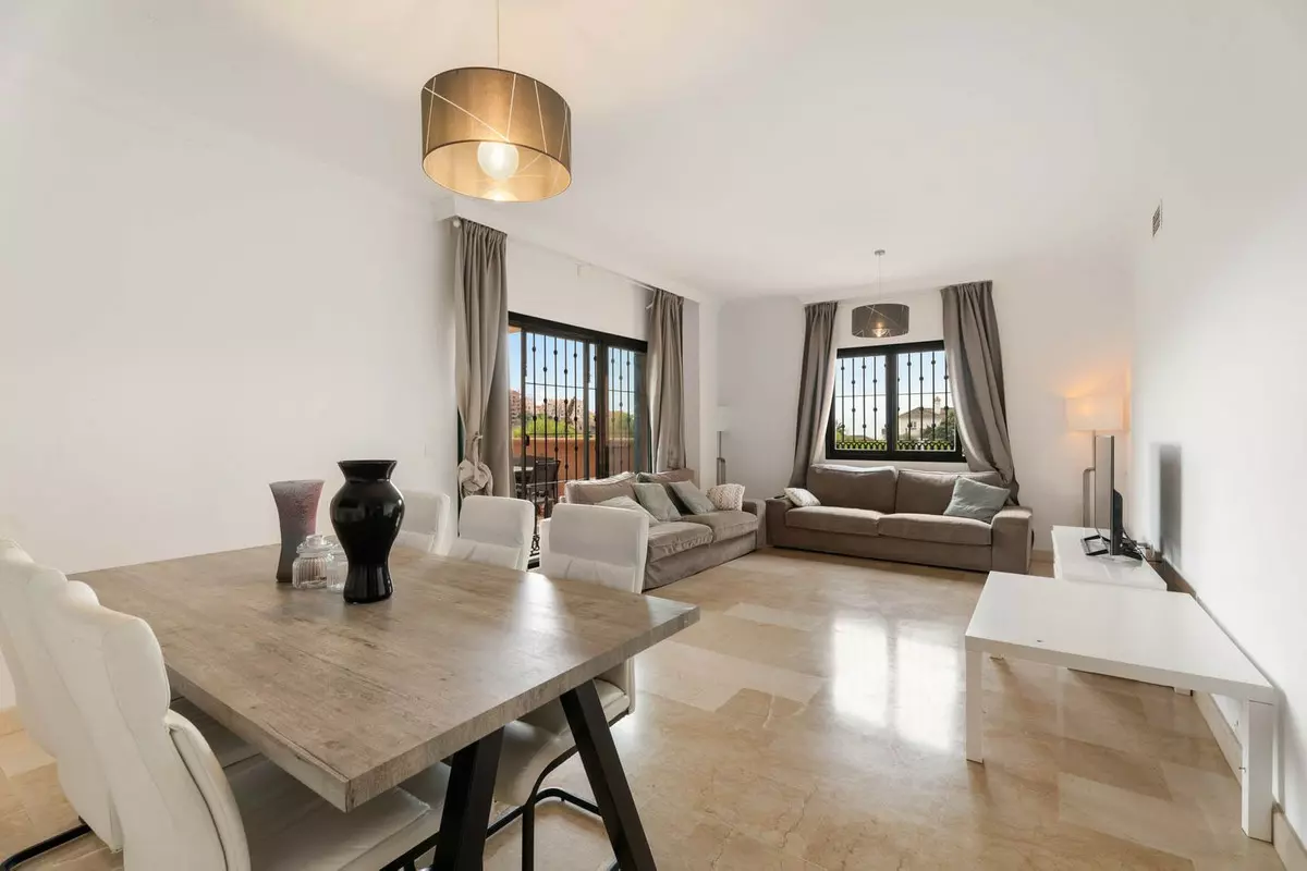 3-bedroom Apartment In Marbella, Spain (133 M²)