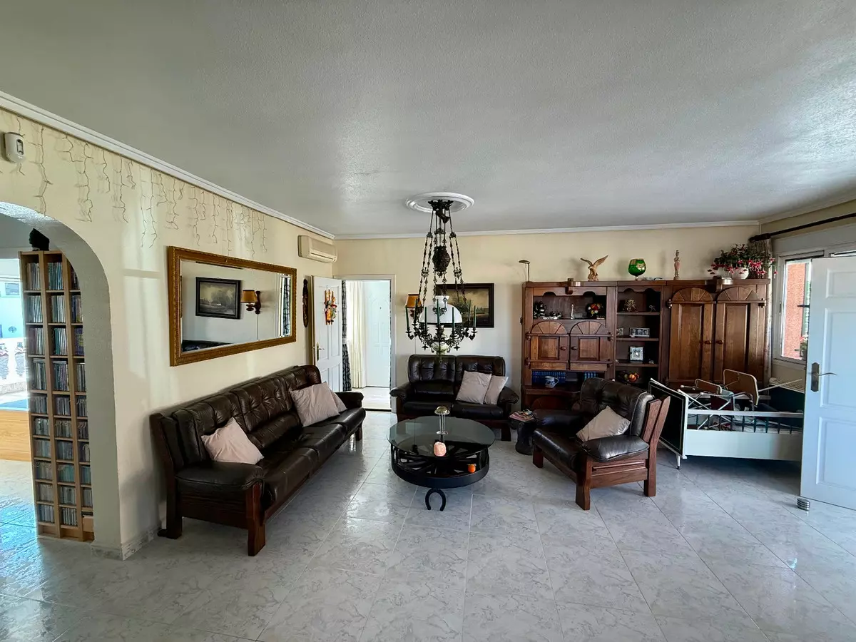 6-bedroom Villa In Rojales, Spain (393 M²)