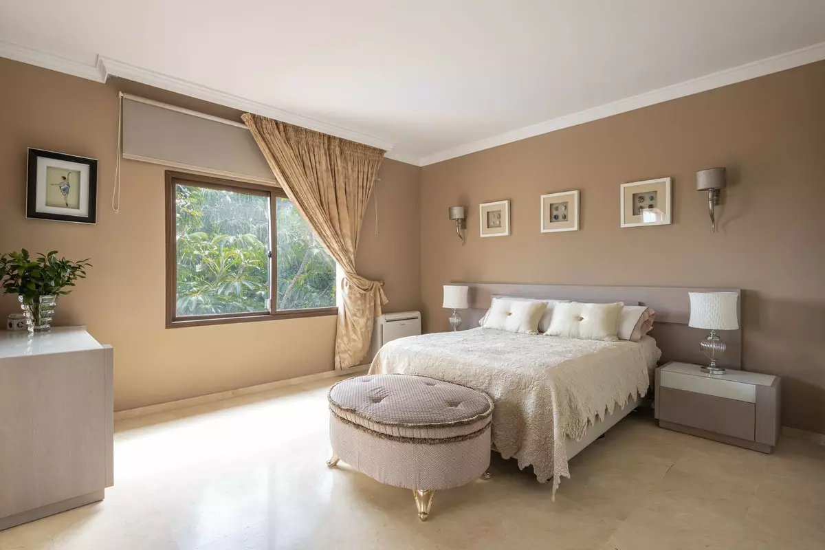 6-bedroom Villa In Estepona, Spain (415 M²)