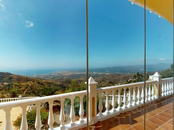 4-bedroom Villa In Vélez – Málaga, Spain (240 M²)