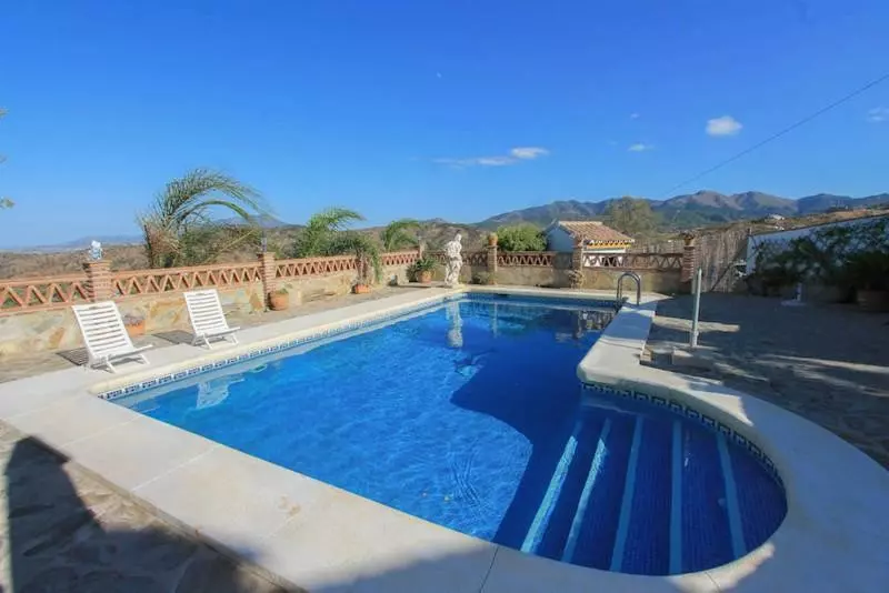 3-bedroom Villa In Guaro, Spain (93 M²)