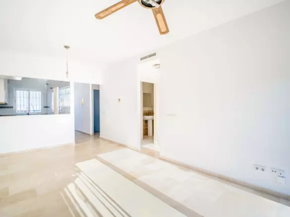 2-bedroom Apartment In Benalmádena, Spain (75 M²)