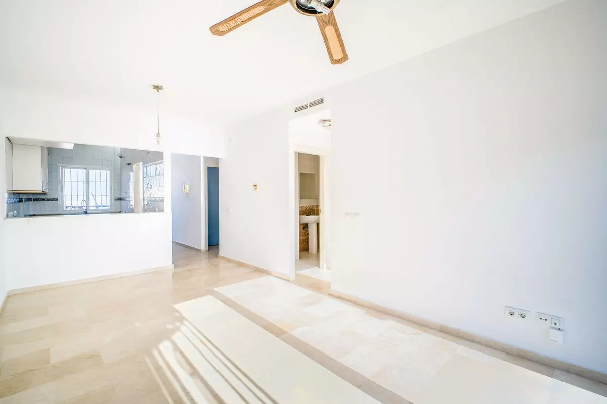 2-bedroom Apartment In Benalmádena, Spain (75 M²)