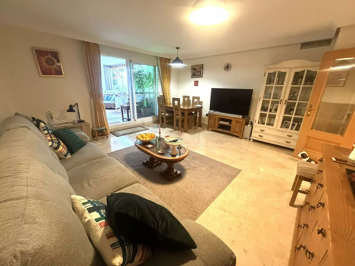3-bedroom Apartment In Estepona, Spain (117 M²)
