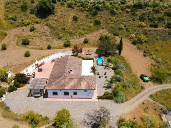 3-bedroom Villa In Álora, Spain (148 M²)