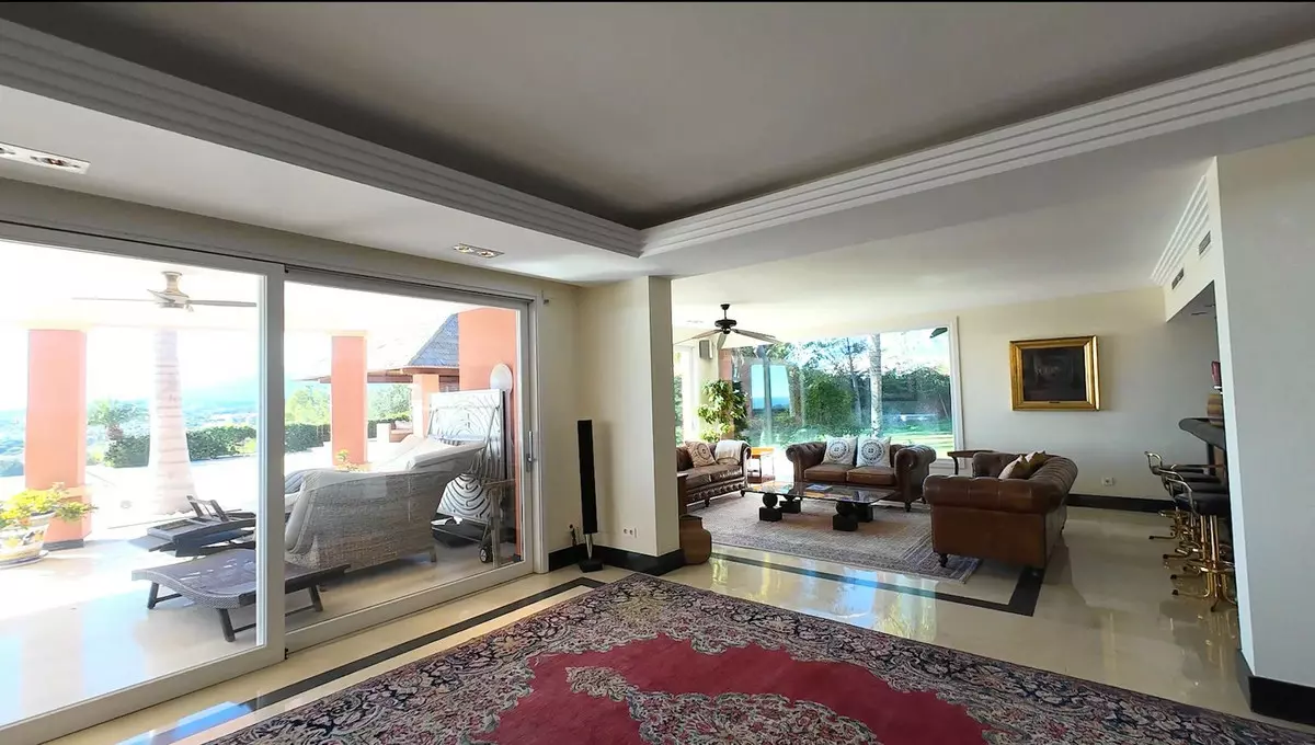 8-bedroom Villa In Estepona, Spain (1.265 M²)