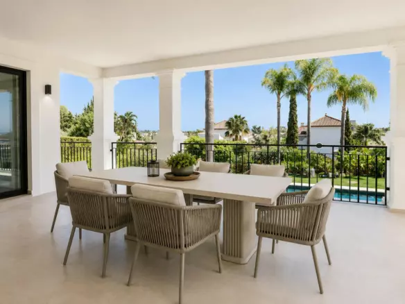 6-bedroom Villa In Estepona, Spain (399 M²)