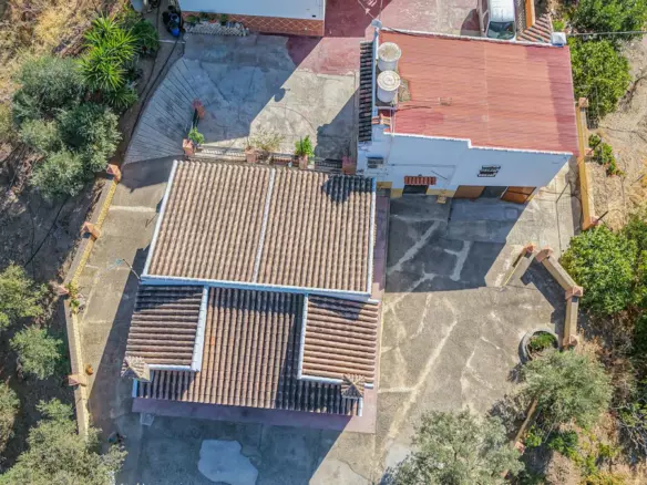 3-bedroom Country House In Álora, Spain (101 M²)