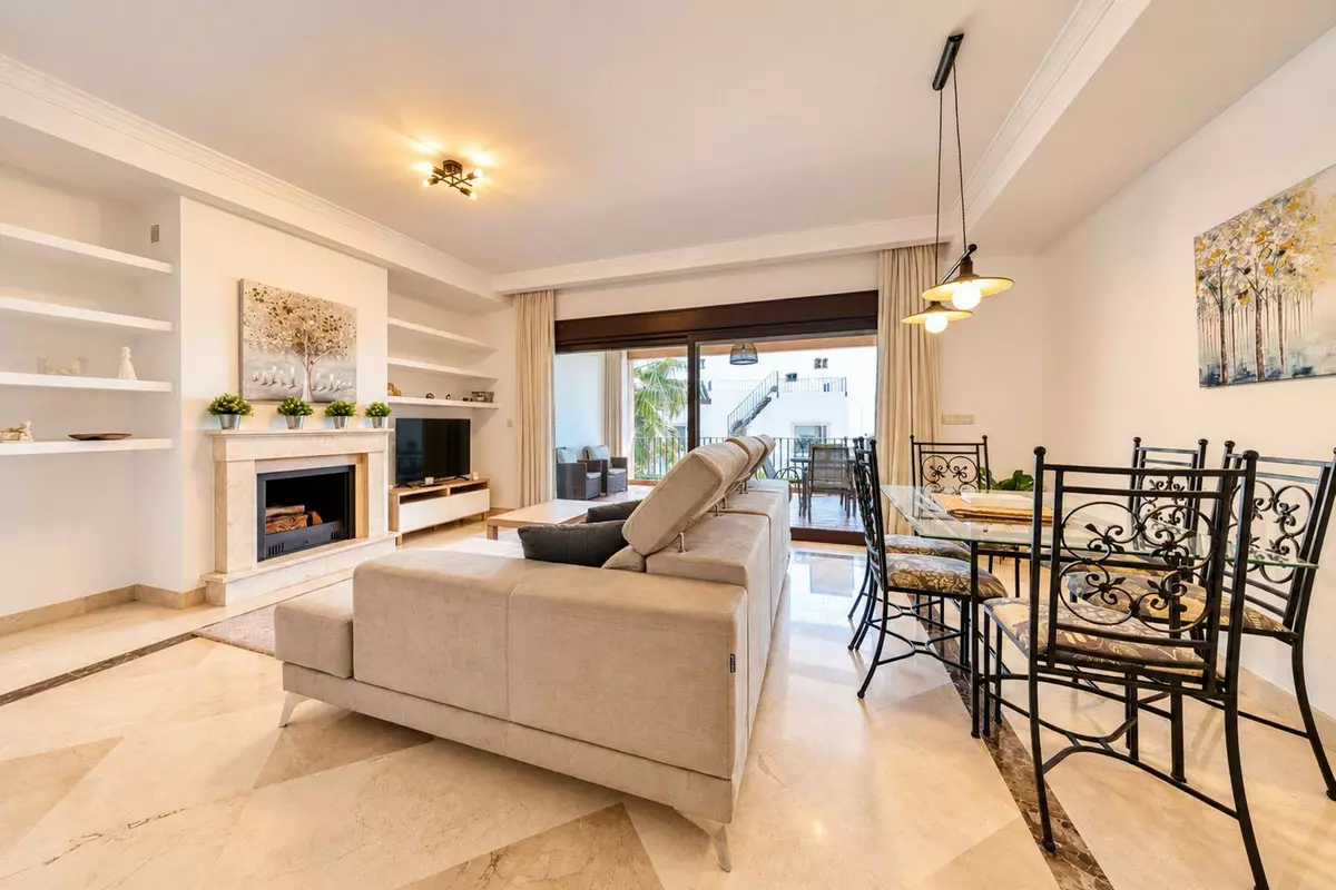 3-bedroom Town House In Estepona, Spain (195 M²)