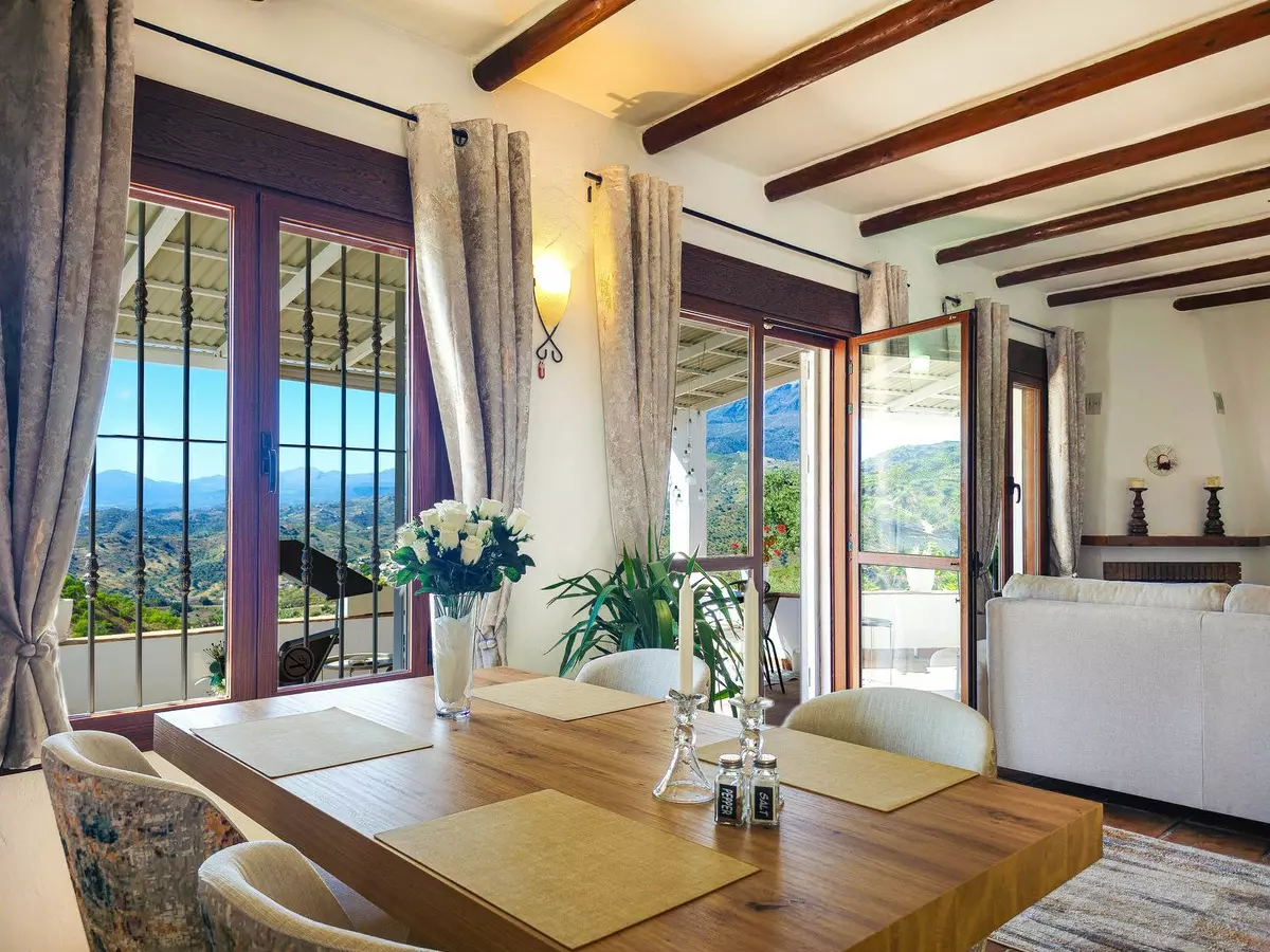 3-bedroom Villa In Vélez – Málaga, Spain (128 M²)