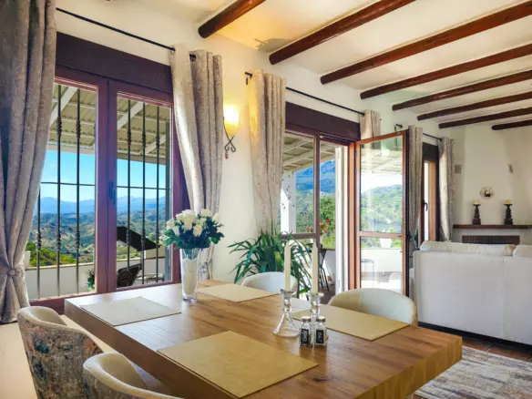 3-bedroom Villa In Vélez – Málaga, Spain (128 M²)